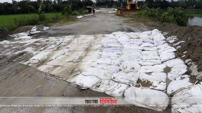 যে কারণে বেহাল দশা পাবনার বাঁধেরহাট-খয়েরচাঁদ সড়কের