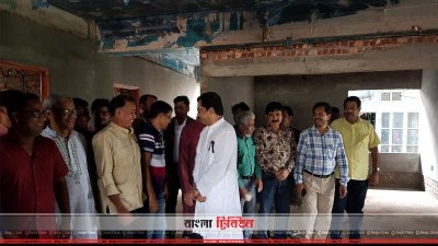 যশোর প্রেসক্লাবের উন্নয়ন কাজ পরিদর্শন করছেন স্থানীয় সংসদ সদস্য কাজী নাবিল আহমেদ