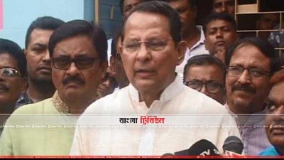 কথা বলছেন হাসানুল হক ইনু (ছবি- প্রতিনিধি)