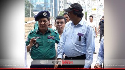 ট্রাফিক ব্যবস্থার ত্রুটি খুঁজতে রাস্তায় কর্মকর্তারা