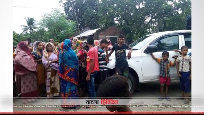 এসিল্যান্ডের গাড়ি আটকে রেখেছিল গ্রামবাসী