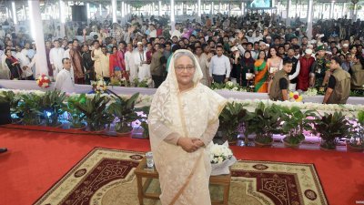 গণভবনে প্রধানমন্ত্রী শেখ হাসিনার ঈদ শুভেচ্ছা বিনিময়