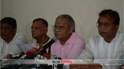 নয়া পল্টনে সংবাদ সম্মেলনে রুহুল কবির রিজভী আহমেদ