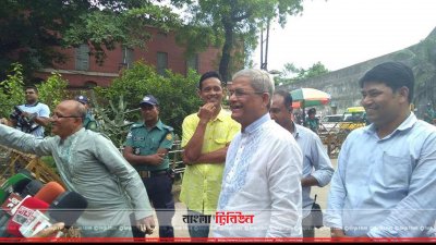 কারাগার থেকে বের হয়ে সাংবাদিকদের সামনে মির্জা ফখরুল