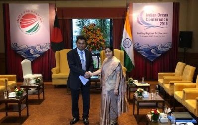 পরিকল্পনামন্ত্রী আহম মুস্তফা কামাল ও ভারতের স্বরাষ্ট্রমন্ত্রী সুষমা স্বরাজ