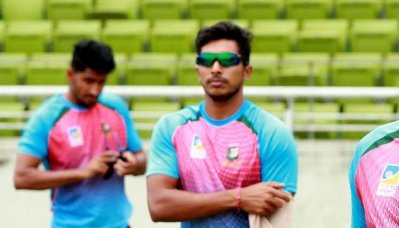 বিতর্কিত ইস্যুর প্রশ্নে বিরক্ত সৌম্য!