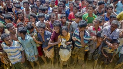 বাংলাদেশে প্রবেশের অপেক্ষায় সীমান্তে আরও ২০০ রোহিঙ্গা