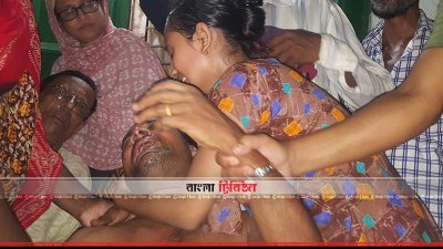 আকিফার আত্মীয়-স্বজনদের আহাজারি (ছবি- প্রতিনিধি)