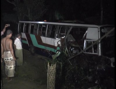 গাইবান্ধায় বাস-ট্রাক্টরের সংঘর্ষে শিশুসহ নিহত ৬, আহত ১০
