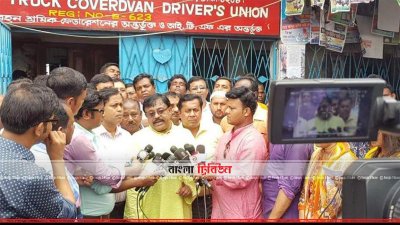 রাজধানীর তেজগাঁওয়ে আগামীকাল সোমবার থেকে ট্রাকস্ট্যান্ড সংলগ্ন সড়ক দখলমুক্ত করার ঘোষণা দিলেন ডিএনসিসি&rsquo;র প্যানেল মেয়র