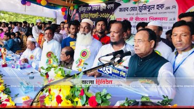 বক্তব্য রাখছেন রেলমন্ত্রী মুজিবুল হক (ছবি- প্রতিনিধি)