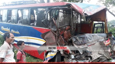 শেরপুরের মহিপুরে দুর্ঘটনার পর ঘটনাস্থল 