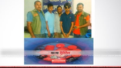১৪টি ককটেলসহ আটক তিন