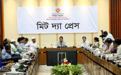 মিট দ্য প্রেসে বক্তব্য রাখছেন পরিকল্পনামন্ত্রী আ হ ম মুস্তাফা কামাল
