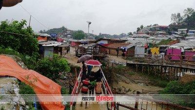 পানি জমেছে রোহিঙ্গাদের বসত ঘরের চারদিকে