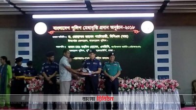 মিরপুরে মেধাবৃত্তি প্রদান অনুষ্ঠানে আইজিপি ড. মোহাম্মদ জাবেদ পাটোয়ারী