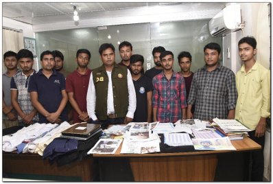 গোয়েন্দা পুলিশের হেফাজতে গ্রেফতার ১২ শিক্ষার্থী