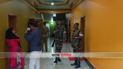 চিহ্নিত ইয়াবা পাচারকারীদের বাড়িতে অভিযান