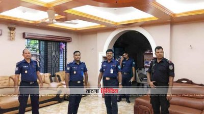 চিহ্নিত ইয়াবা পাচারকারীদের বাড়িতে অভিযান