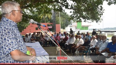 ছবি: বধ্যভূমি এলাকা থেকে অবৈধ স্থাপনা উচ্ছেদের দাবিতে অনুষ্ঠিত বিক্ষোভ সমাবেশ