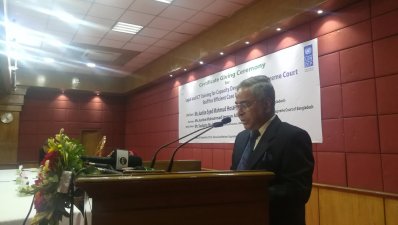 তথ্য-প্রযুক্তি বিষয়ক এক প্রশিক্ষণ কর্মশালায় প্রশিক্ষণার্থীদের সনদ প্রদান অনুষ্ঠানে বক্তব্য রাখেন প্রধান বিচারপতি সৈয়দ মাহমুদ হোসেন