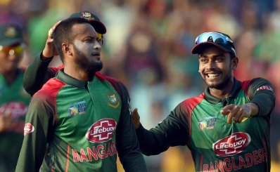 সাকিবের দুর্দান্ত থ্রোতে দ্বিতীয় উইকেট