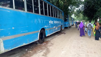 চালকের অভাবে অচল কুবির দুই বাস!