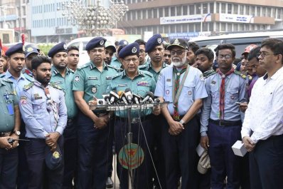 ট্রাফিক মাসের শেষ দিনে বক্তব্য রাখছেন ডিএমপি কমিশার আছাদুজ্জামান মিয়া