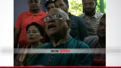 দিরাইয়ে ফিমেইল একাডেমির উদ্যোগে মেয়েদের শিক্ষা ও নারীর ক্ষমতায়ন শীর্ষক সেমিনার শেষে সাংবাদিকদের প্রশ্নের উত্তর দিচ্ছেন অর্থমন্ত্রী
