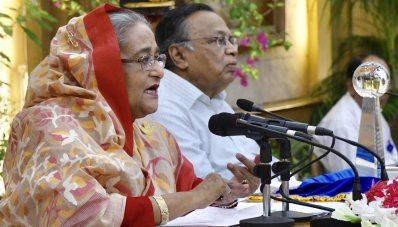 সংবাদ সম্মেলনে বক্তব্য রাখেন প্রধানমন্ত্রী শেখ হাসিনা