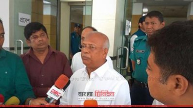 গণমাধ্যমকে ব্রিফ করেন দুদক চেয়ারম্যান ইকবাল মাহমুদ