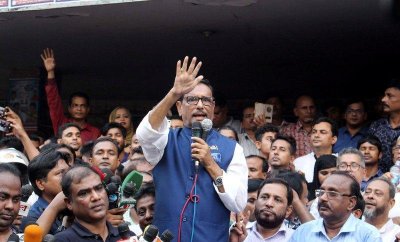 ফার্মগেট এলাকায় গণসংযোগকালে বক্তব্য রাখছেন ওবায়দুল কাদের (ছবি: ফোকাস বাংলা)