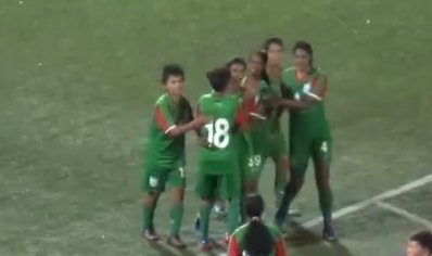 গোলের পর বাংলাদেশের মেয়েদের উল্লাস