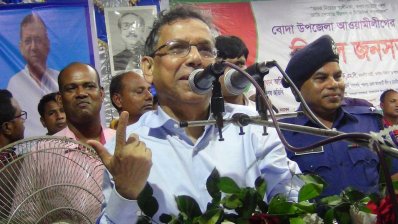 জনসভায় বক্তব্য রাখছেন আইনমন্ত্রী