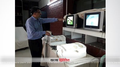 ড্রাই ল্যাবে পি. কে. সাহা