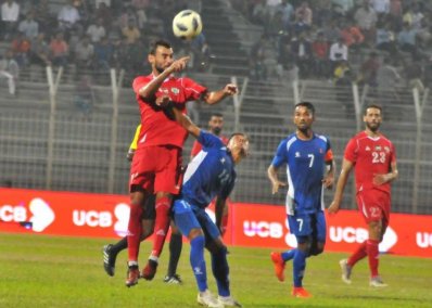 আক্রমণে এগিয়ে ছিল ফিলিস্তিন (লাল জার্সি)