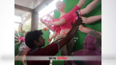 চলছে প্রতিমা তৈরির কাজ