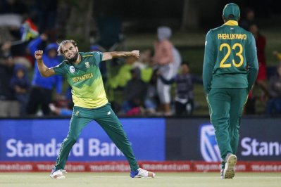 আবারও জিম্বাবুয়েকে ভোগালেন তাহির