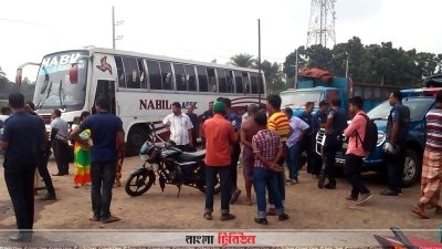 বগুড়ায় নাবিল পরিবহনের একটি বাসে পেট্রোল বোমা হামলা করা হয়েছে