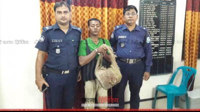 হিলিতে একশ&rsquo; বোতল ফেন্সিডিল উদ্ধার