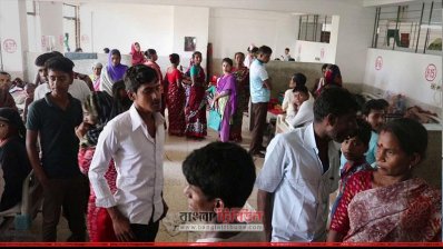সংঘর্ষের পর হাসপাতালের ভিড় 