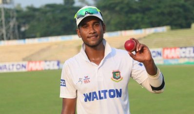 ঢাকা মেট্রোর পেসার কাজী অনিকের শিকার ৫ উইকেট