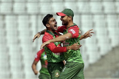 আগ্রাসী জুটি ভাঙলেন মিরাজ