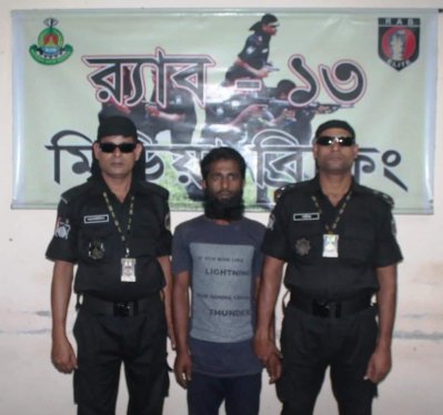 হিলিতে এক হাজার পিস ইয়াবাসহ কুখ্যাত মাদক ব্যবসায়ী আটক