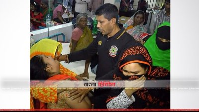 নিহতদের স্বজনদের আহাজারি (ছবি&ndash; প্রতিনিধি)