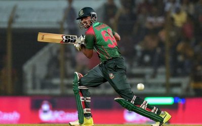 সৌম্য সরকার পেয়েছেন সেঞ্চুরি