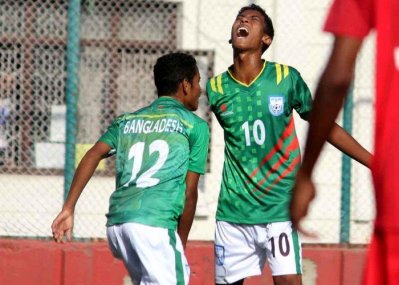 উচ্ছ্বাসের (১০ নম্বর) চার গোলে বাংলাদেশের বিশাল জয় রচিত