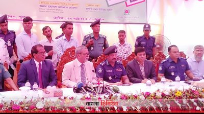 ইভিএম প্রদর্শনী উপলক্ষে খুলনায় আয়োজিত অনুষ্ঠানে প্রধান নির্বাচন কমিশনার কে এম নূরুল হুদা