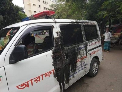 রেহাই পায়নি অ্যাম্বুলেন্সও