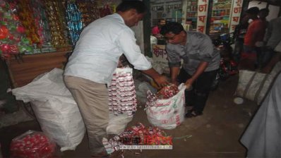 ভেজাল শিশুখাদ্য জব্দ করা হচ্ছে